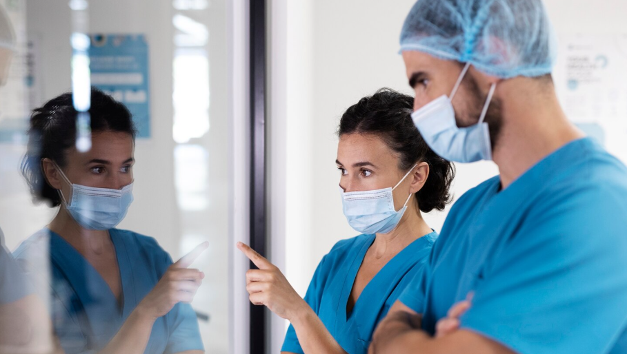 Enf.º Marcolino Lucas, Enf.ª Ana Veloso e Enf.ª Marisa Sales